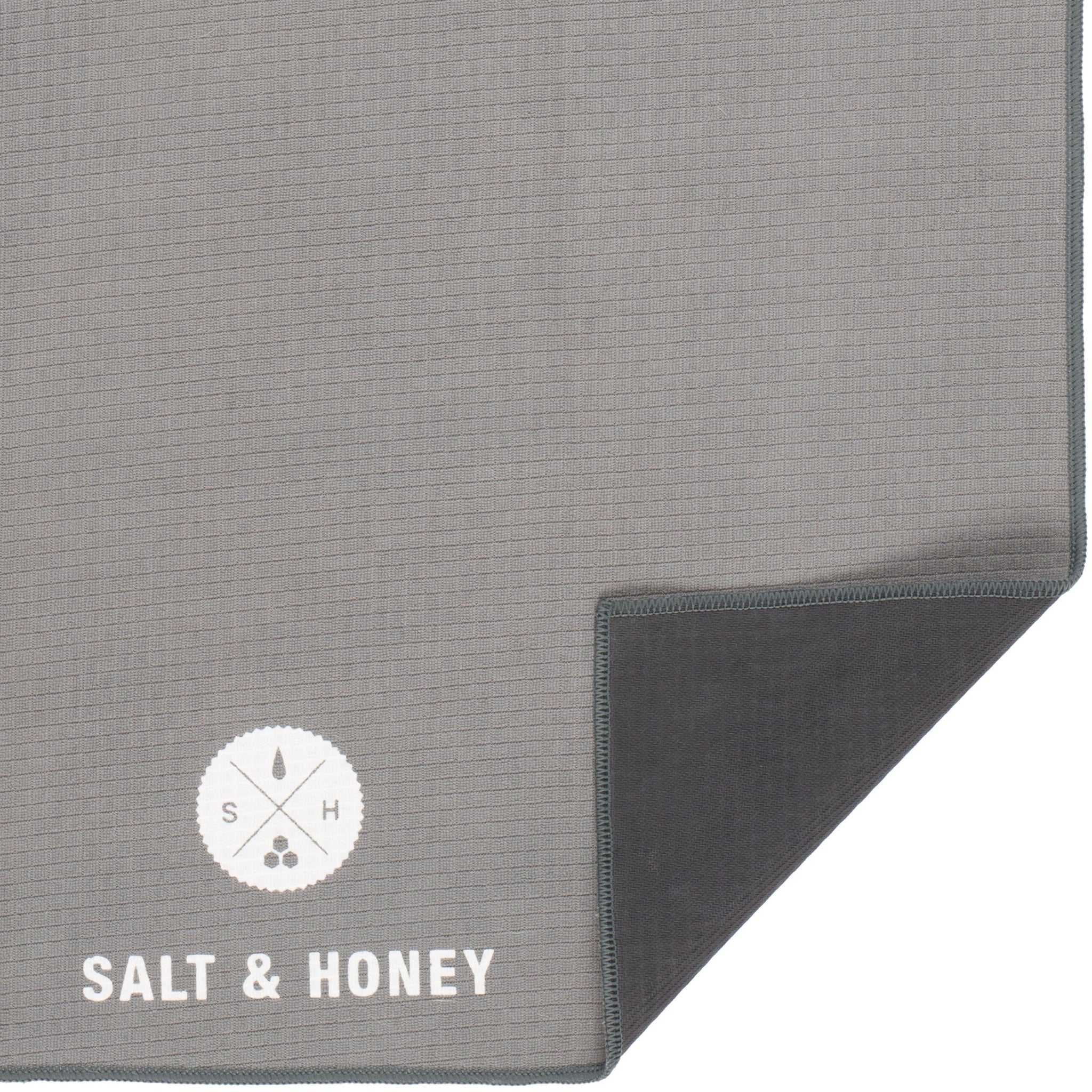 Salt & Honey Non-Slip Pilates Reformer Mat Towel (Black), Reformers -   Canada